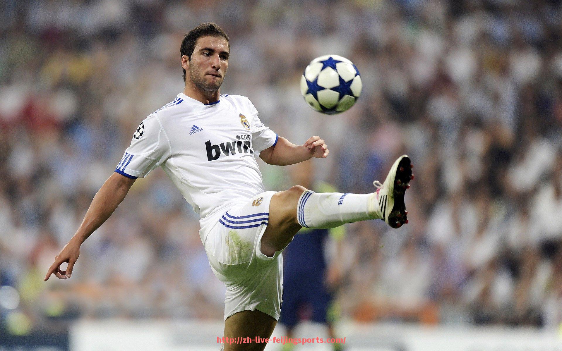 飞鲸体育直播-中超联赛的有趣事件与经典场面回顾